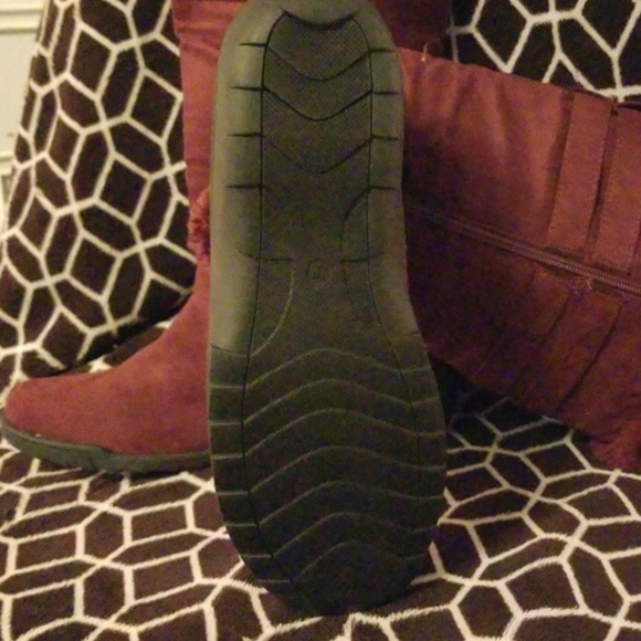 Boots - Picture 4 of 4